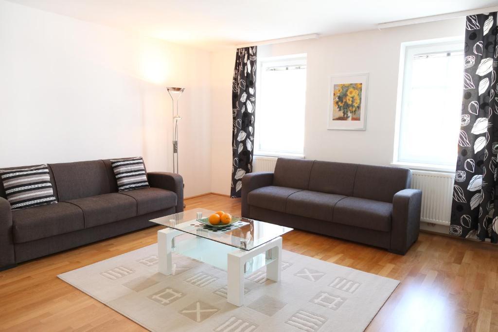 3 Rooms Sunny Apartments-Schoenbrunn, 100M2 With Balcony فيينا الغرفة الصورة