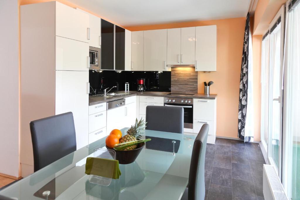3 Rooms Sunny Apartments-Schoenbrunn, 100M2 With Balcony فيينا الغرفة الصورة