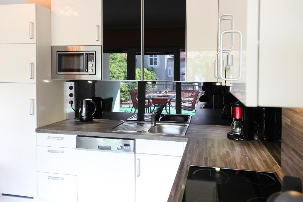 3 Rooms Sunny Apartments-Schoenbrunn, 100M2 With Balcony فيينا المظهر الخارجي الصورة