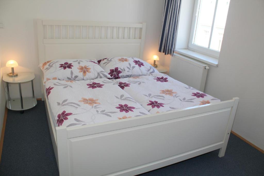 3 Rooms Sunny Apartments-Schoenbrunn, 100M2 With Balcony فيينا المظهر الخارجي الصورة